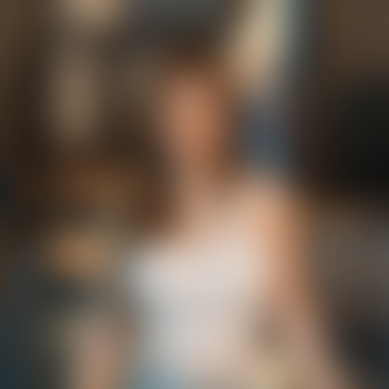 Fiery and Chic DJ Pui Yi